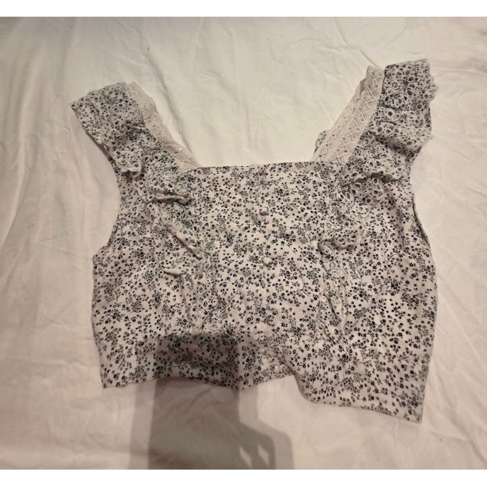 American Eagle Floral Eyelet Ruffle Crop Top White Black Large